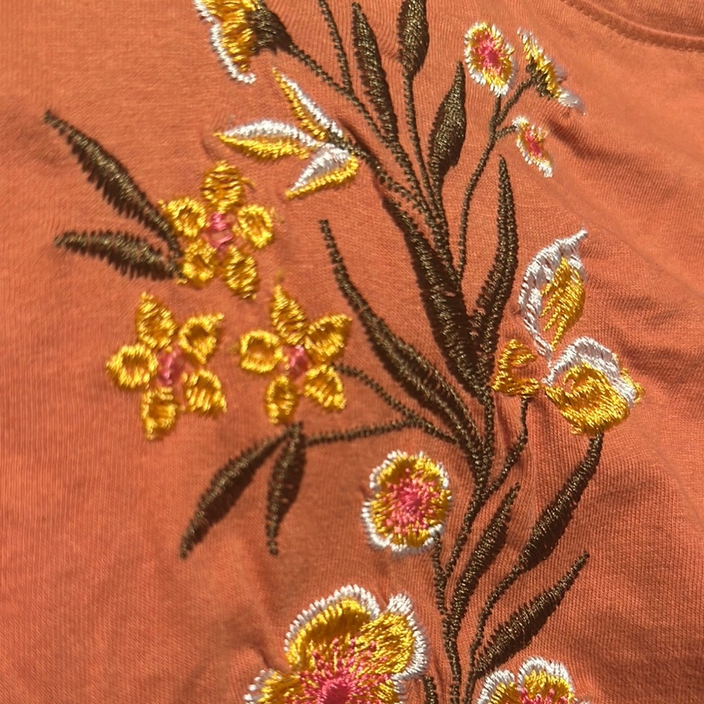 Embellished Crop T-shirt in Orange with Short Sleeves - Picture 3 of 3